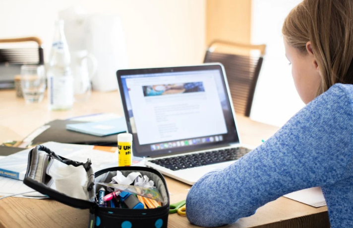 Empowering children to stay motivated during online learning